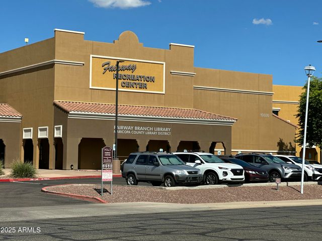 10847 N FAIRWAY Court 211, Sun City, AZ 85351