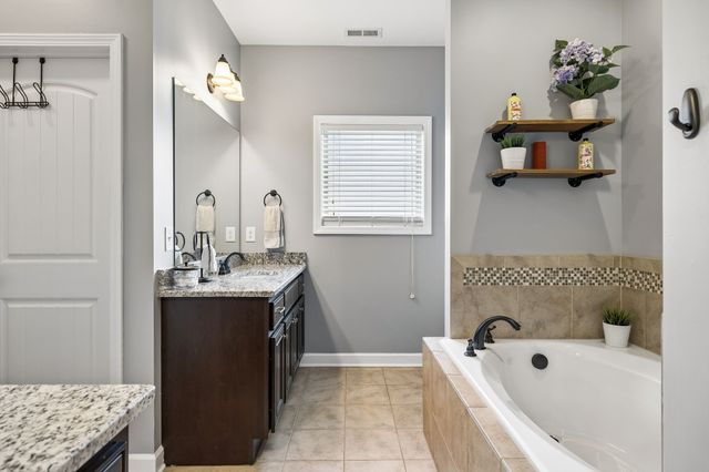 205 Amazonway Rdg, Murfreesboro, TN 37130