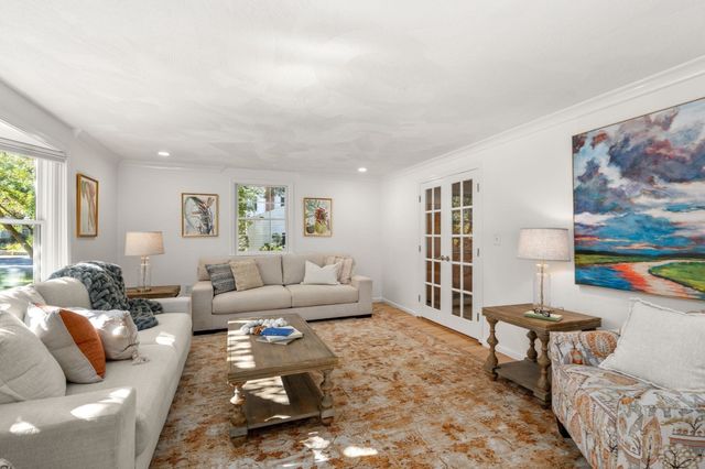 24 Pauline Dr, Natick, MA 01760