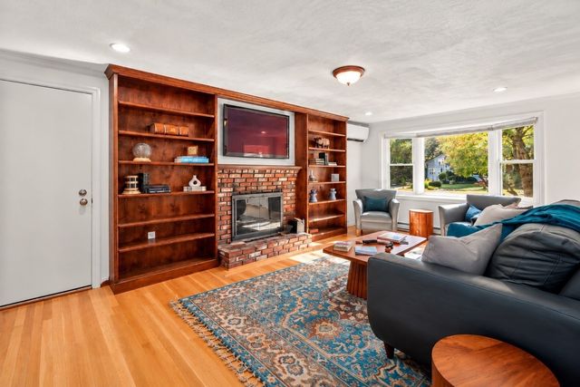 24 Pauline Dr, Natick, MA 01760