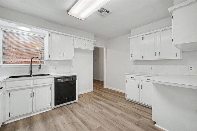 6308 NW Andrews Ave, Lawton, OK 73505