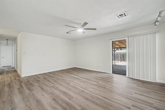 6308 NW Andrews Ave, Lawton, OK 73505