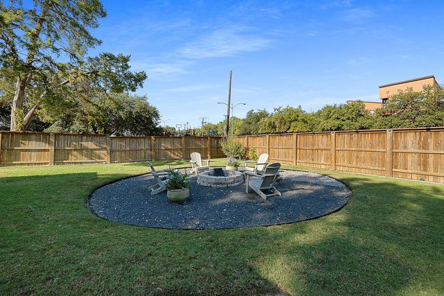 9207 Angora Street, Dallas, TX 75218