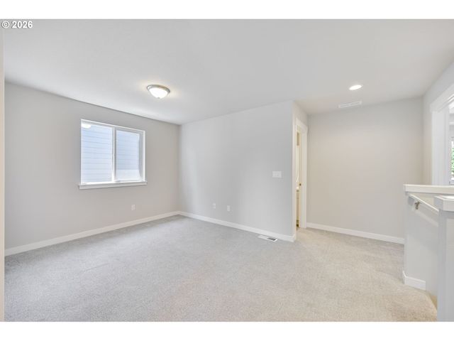 16999 Se HAGEN Rd, Happy Valley, OR 97086