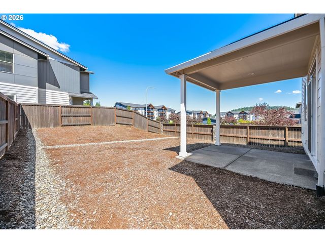 16999 Se HAGEN Rd, Happy Valley, OR 97086