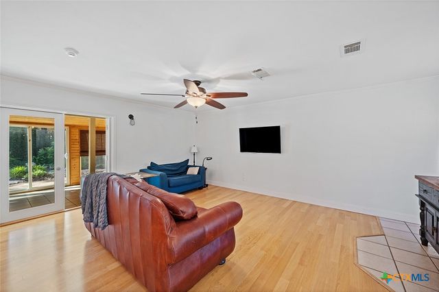 801 Arrowhead Drive, Salado, TX 76571