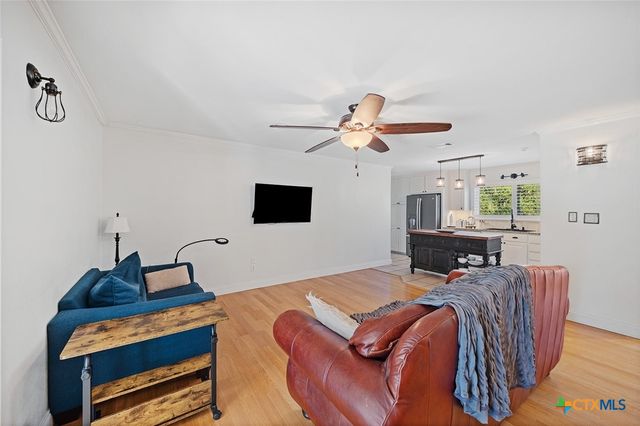 801 Arrowhead Drive, Salado, TX 76571