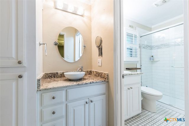 801 Arrowhead Drive, Salado, TX 76571