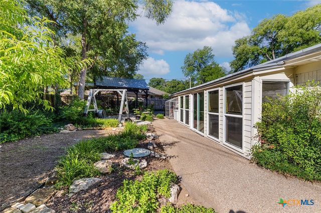 801 Arrowhead Drive, Salado, TX 76571
