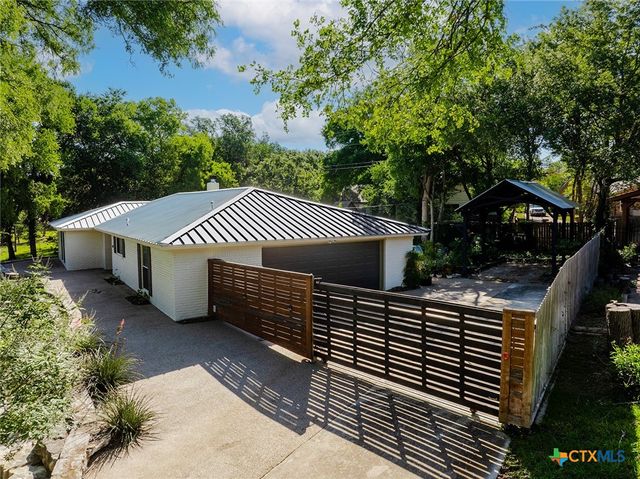 801 Arrowhead Drive, Salado, TX 76571