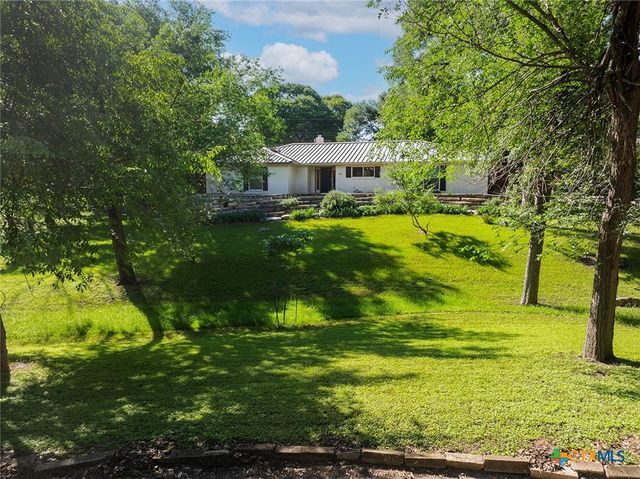 801 Arrowhead Drive, Salado, TX 76571