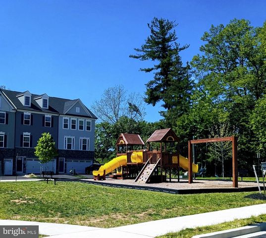 1732 ATLAS DR, Frederick, MD 21702
