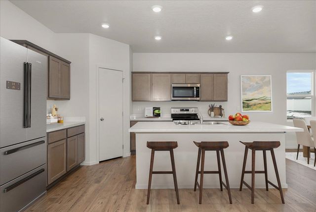 112 S Pippin Ave, Deer Park, WA 99006