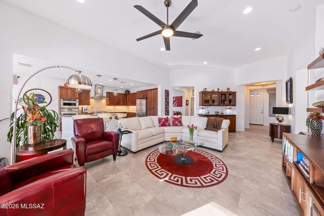 2396 E Sky Creek Drive, Green Valley, AZ 85614