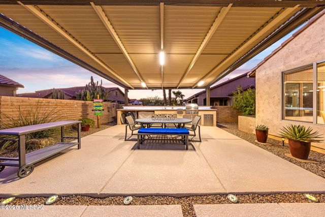 2396 E Sky Creek Drive, Green Valley, AZ 85614