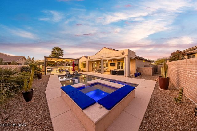 2396 E Sky Creek Drive, Green Valley, AZ 85614