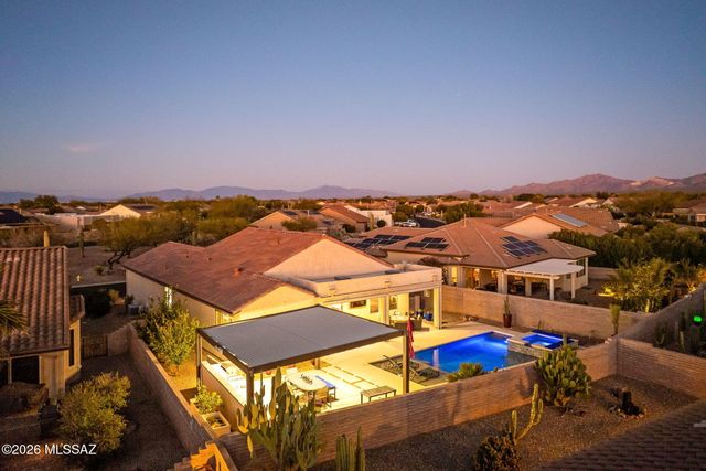 2396 E Sky Creek Drive, Green Valley, AZ 85614