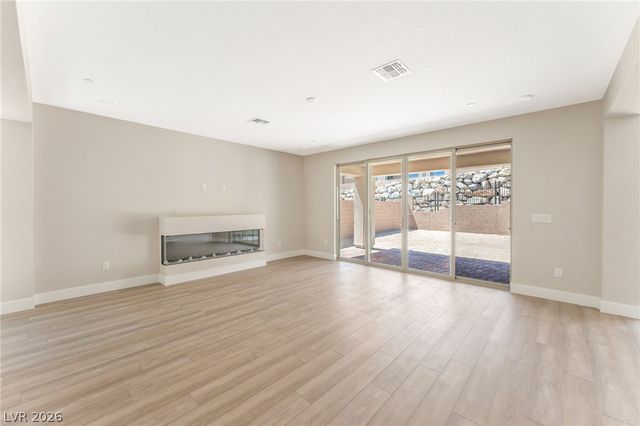 1045 Estates Bend Court, Las Vegas, NV 89138