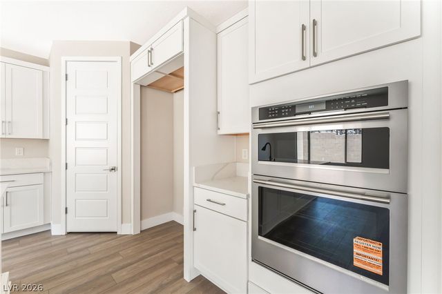 1045 Estates Bend Court, Las Vegas, NV 89138