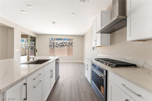 1045 Estates Bend Court, Las Vegas, NV 89138