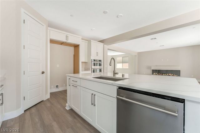 1045 Estates Bend Court, Las Vegas, NV 89138