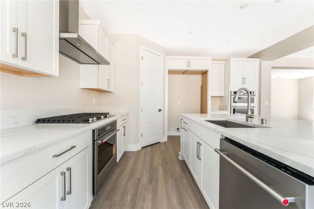 1045 Estates Bend Court, Las Vegas, NV 89138