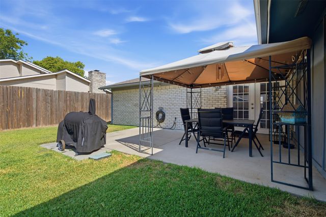 1822 Caldwell Drive, Garland, TX 75041