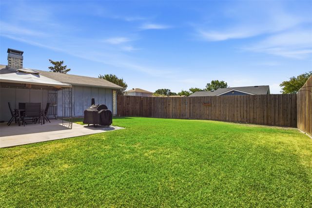 1822 Caldwell Drive, Garland, TX 75041