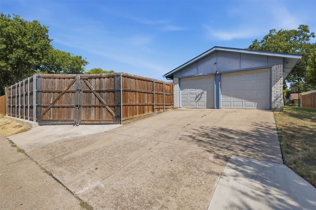 1822 Caldwell Drive, Garland, TX 75041