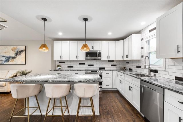11418 King Street, Overland Park, KS 66210
