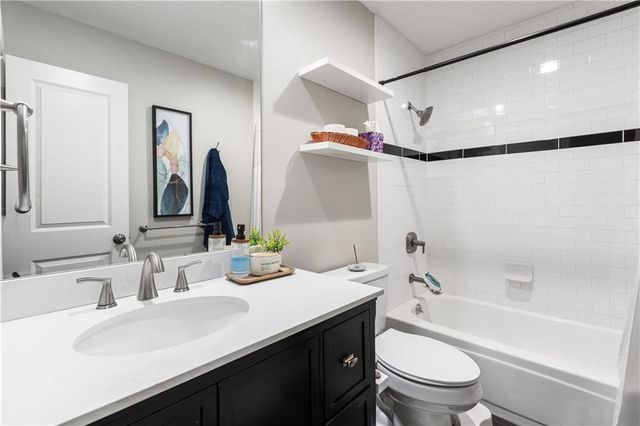 11418 King Street, Overland Park, KS 66210