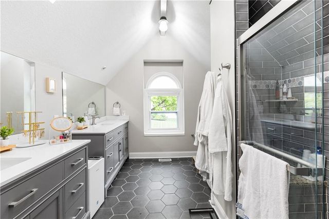 11418 King Street, Overland Park, KS 66210