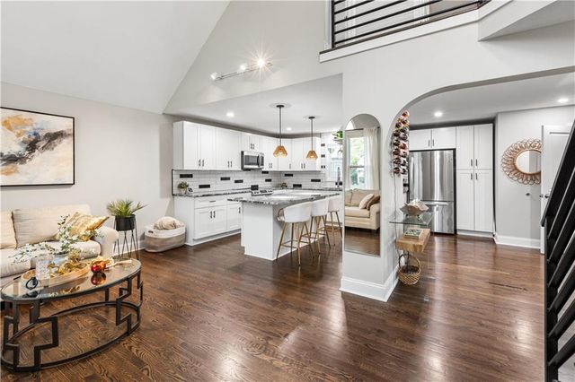 11418 King Street, Overland Park, KS 66210