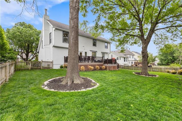 11418 King Street, Overland Park, KS 66210