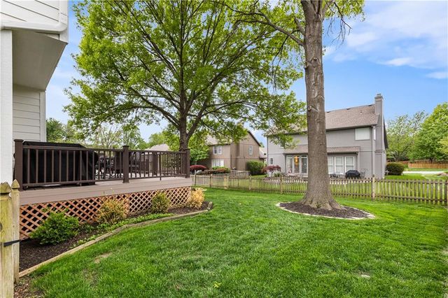 11418 King Street, Overland Park, KS 66210