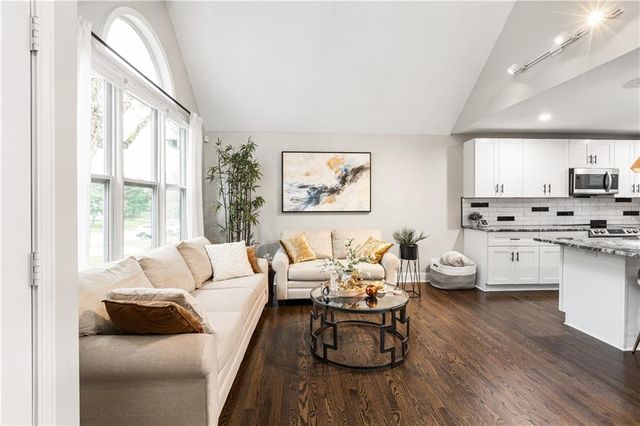 11418 King Street, Overland Park, KS 66210