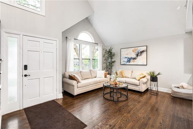 11418 King Street, Overland Park, KS 66210