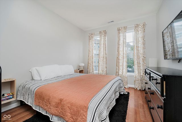 1018 Reserve Way, Indianapolis, IN 46220