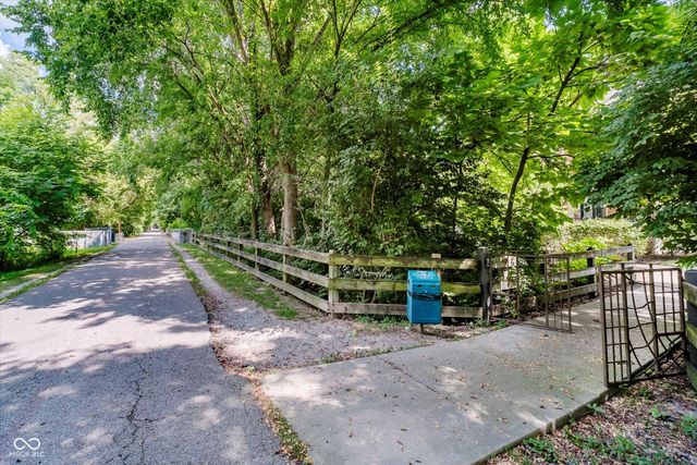 1018 Reserve Way, Indianapolis, IN 46220