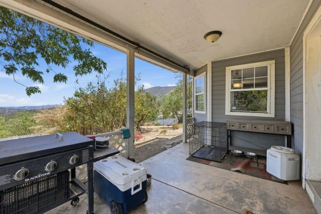 19960 Santee Ln, Valley Center, CA 92082