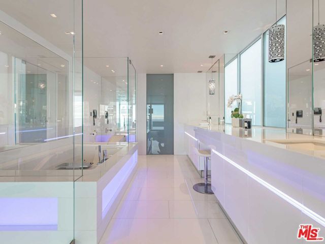 31636 Sea Level Drive, Malibu, CA 90265