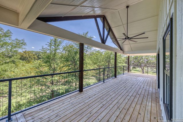 132 Sherman Lane, Leakey, TX 78873