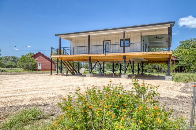 132 Sherman Lane, Leakey, TX 78873