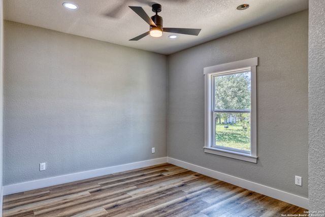 132 Sherman Lane, Leakey, TX 78873