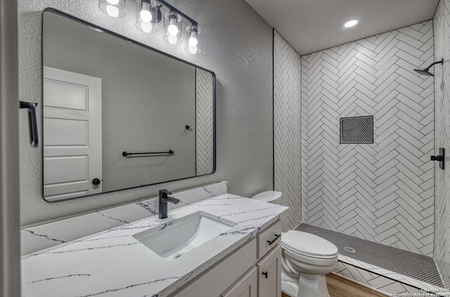 132 Sherman Lane, Leakey, TX 78873