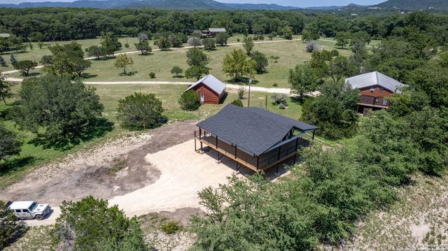 132 Sherman Lane, Leakey, TX 78873