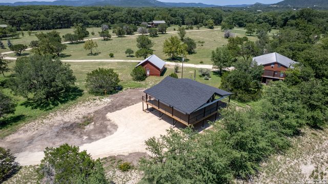 132 Sherman Lane, Leakey, TX 78873