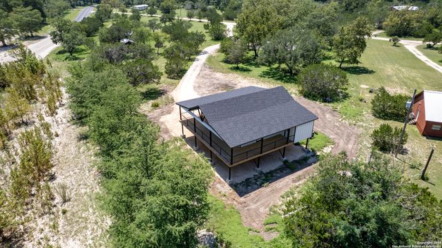 132 Sherman Lane, Leakey, TX 78873
