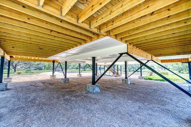 132 Sherman Lane, Leakey, TX 78873