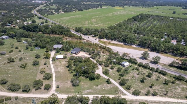 132 Sherman Lane, Leakey, TX 78873